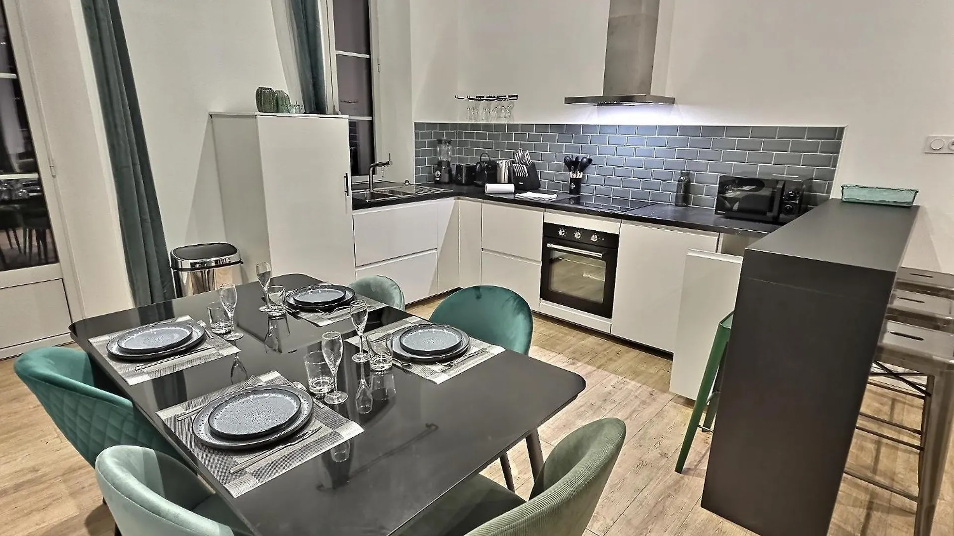 Lumineux T2, Spacieux, Hypercentre, Neuf, Wifi Bagneres-de-Bigorre