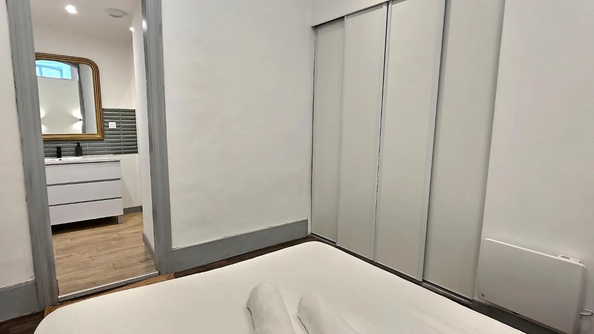 Lumineux T2, Spacieux, Hypercentre, Neuf, Wifi Bagneres-de-Bigorre 0*,  France