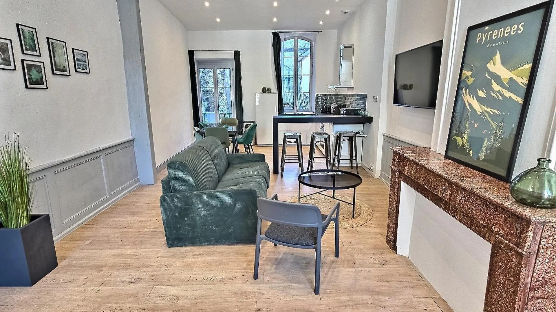 Lumineux T2, Spacieux, Hypercentre, Neuf, Wifi Bagneres-de-Bigorre France