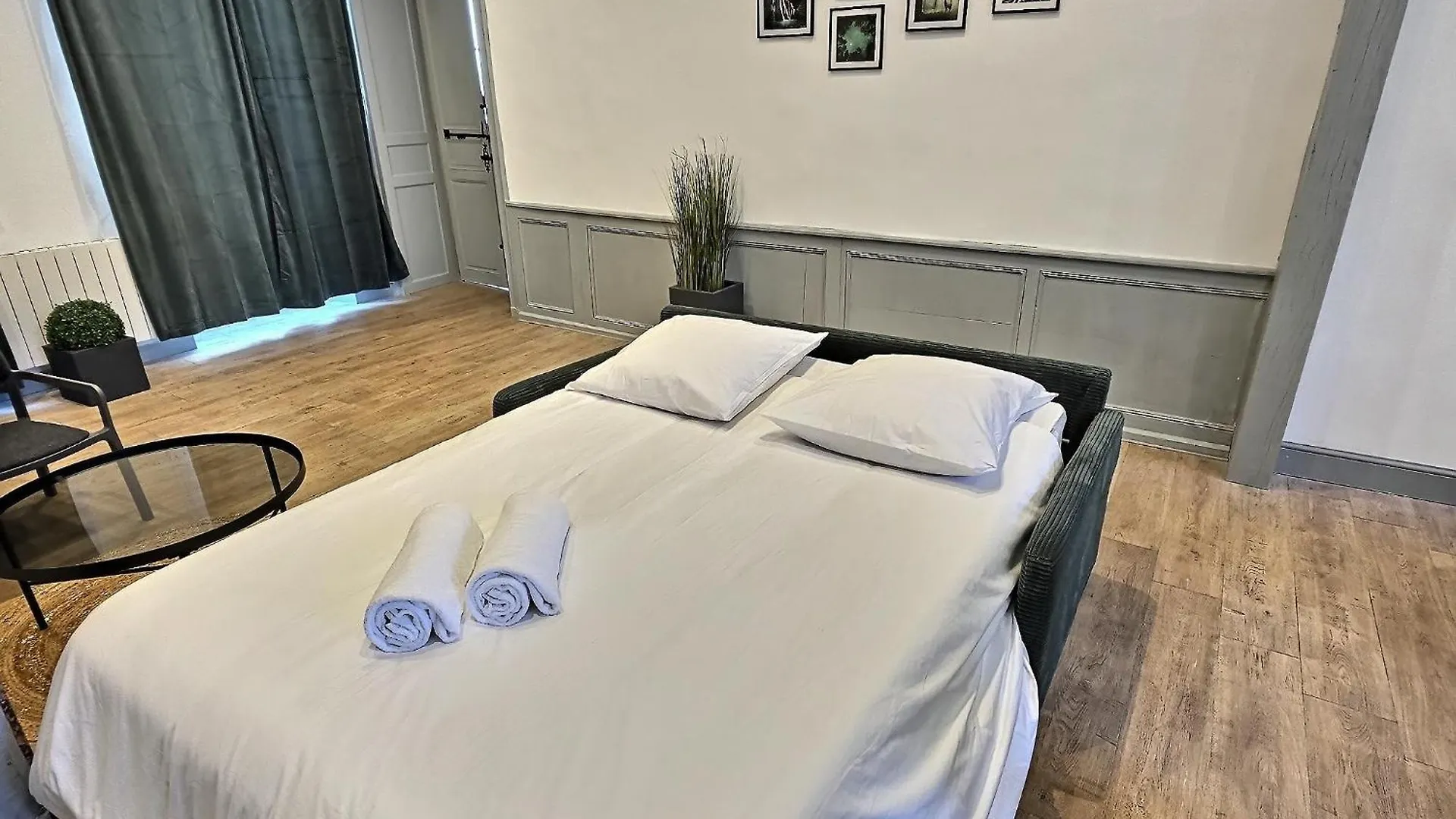 Lumineux T2, Spacieux, Hypercentre, Neuf, Wifi Bagneres-de-Bigorre France
