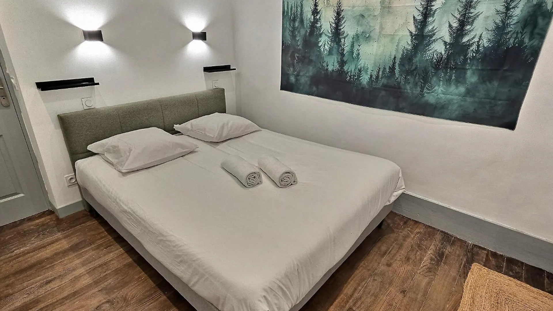 Lumineux T2, Spacieux, Hypercentre, Neuf, Wifi Bagneres-de-Bigorre